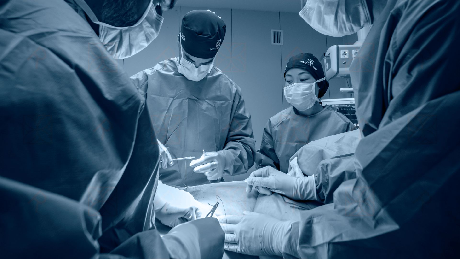 Quirófano del Instituto Rubí donde se realiza la cirugía de blefaroplastia